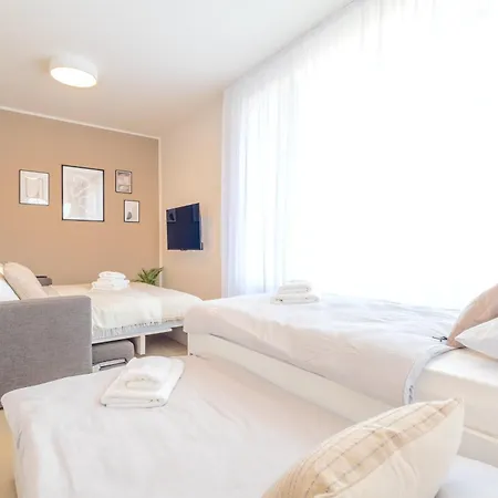 Bright 2Br - 7Th Floor, Balcony, Free Parking By Gravity Prague Apartment Exterior photo