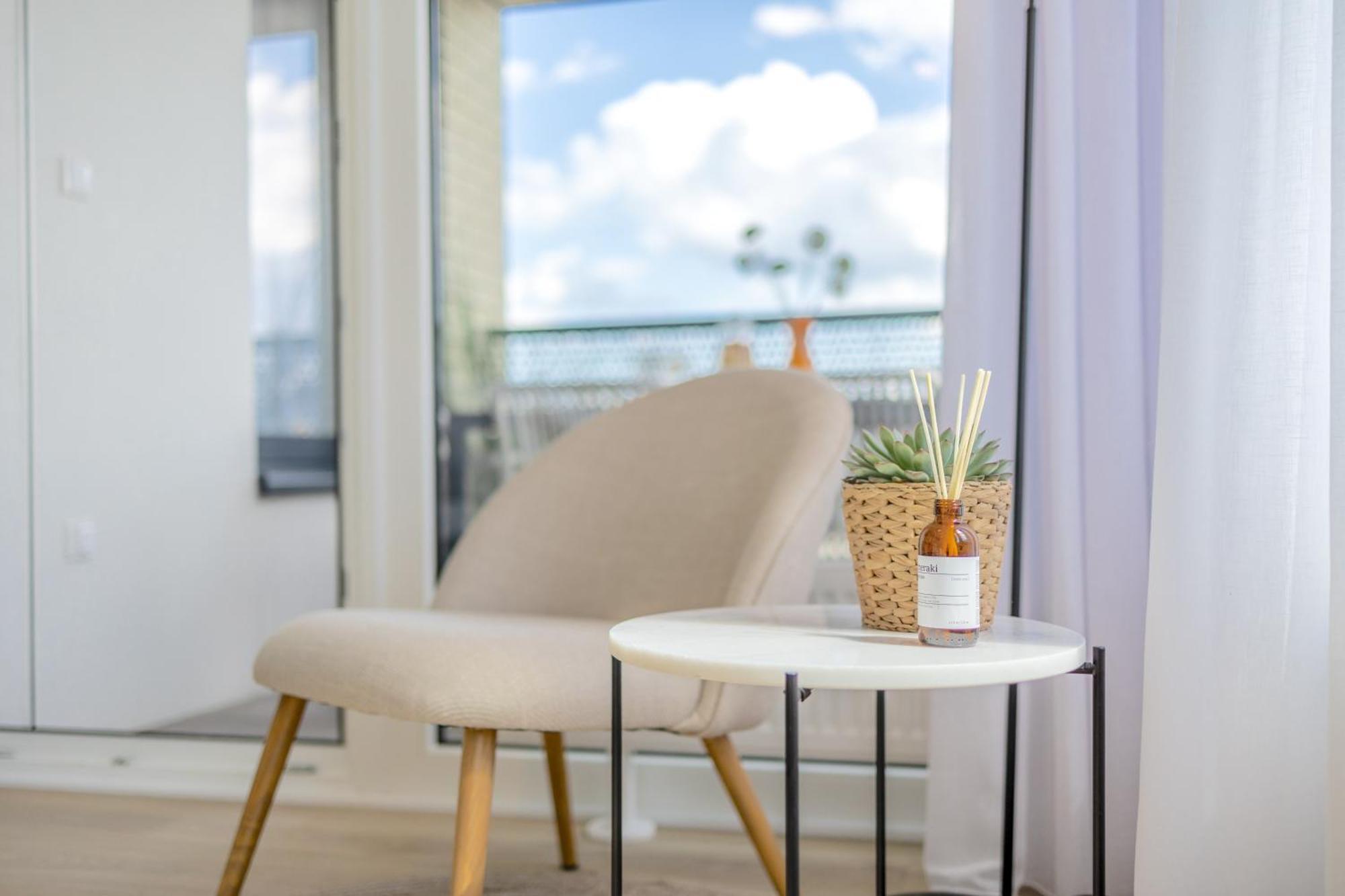 Bright 2br - 7th Floor, Balcony, Free Parking By Gravity Apartmán Praha