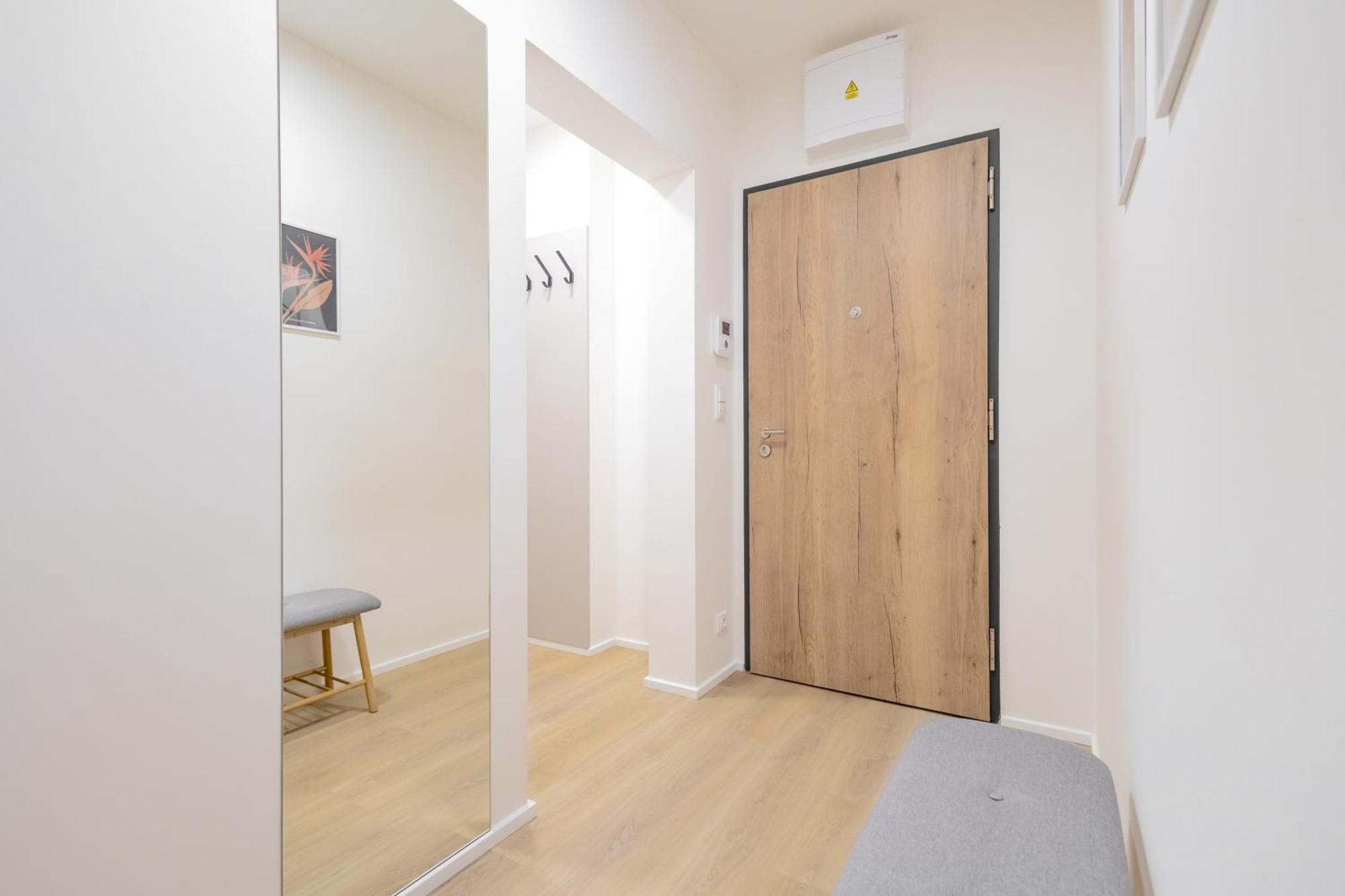 Bright 2br - 7th Floor, Balcony, Free Parking By Gravity Apartmán *